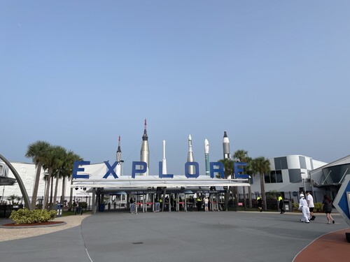 Free Kennedy Space Center access for Veterans, Veterans Day week.